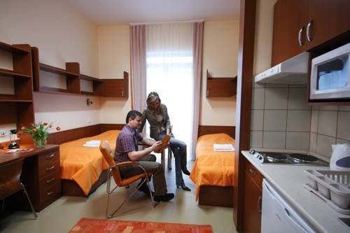 OEC West Hostel - Debrecen