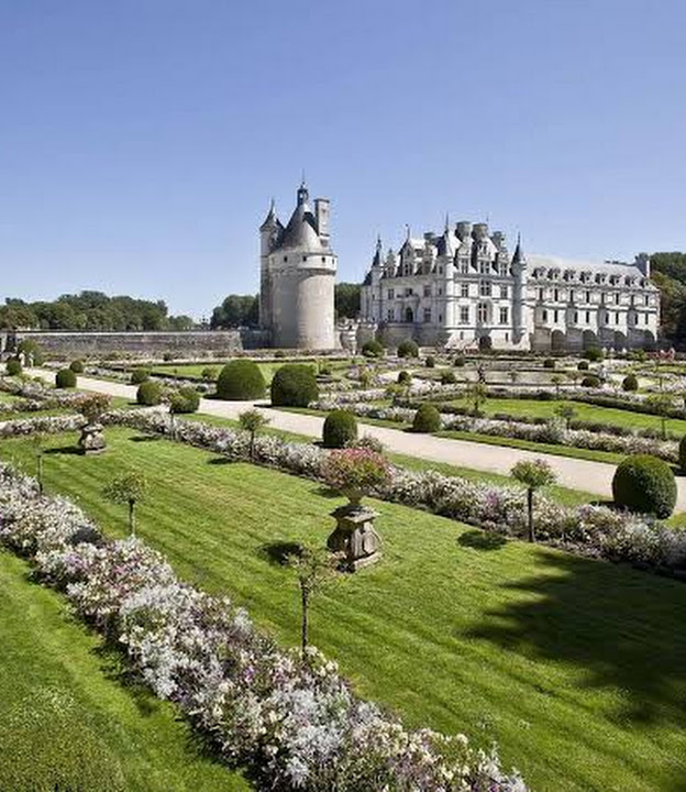 Hotel-restaurant Le Cheval Blanc in BLERE - Touraine Val de Loire