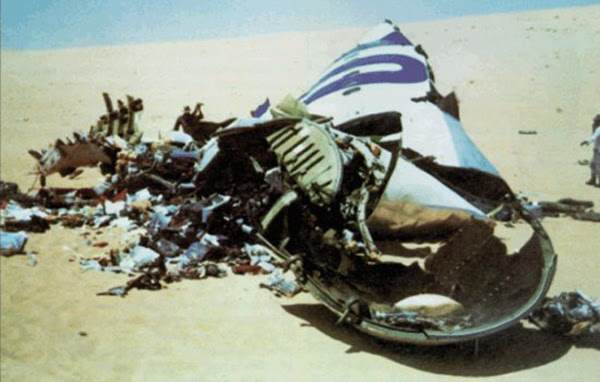 Fuselage Debris from UTA772 in the Sahara Desert Debris from UTA772 in the Sahara Desert