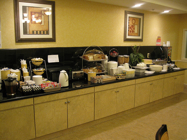 La Quinta Inn Breakfast - Savvy