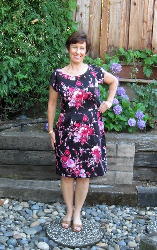 SunnyGal Studio Sewing: One Hit Wonder # 2, Simplicity 2588