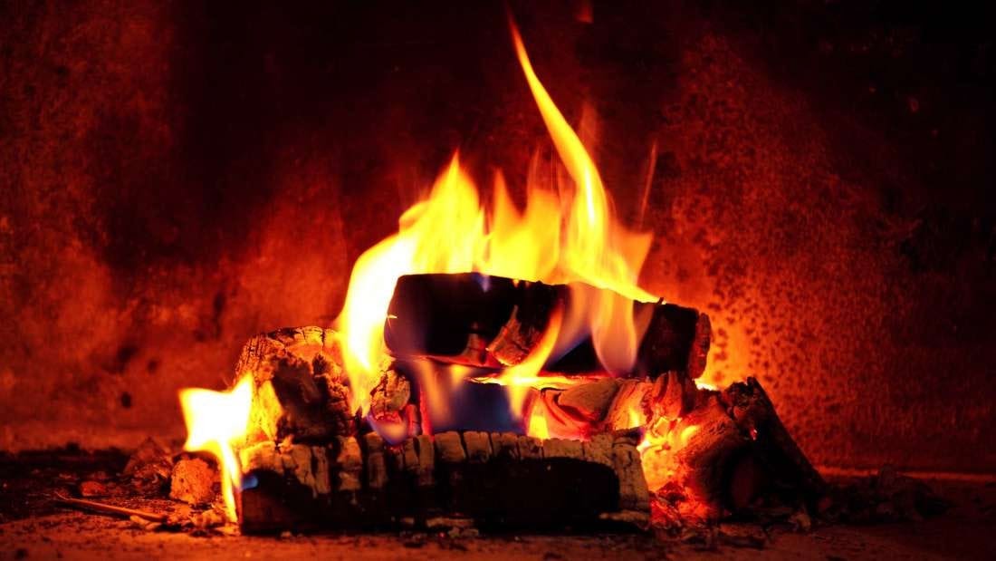 Directv Yule Log Channel - At Christmas Time Directv Has A Channel With