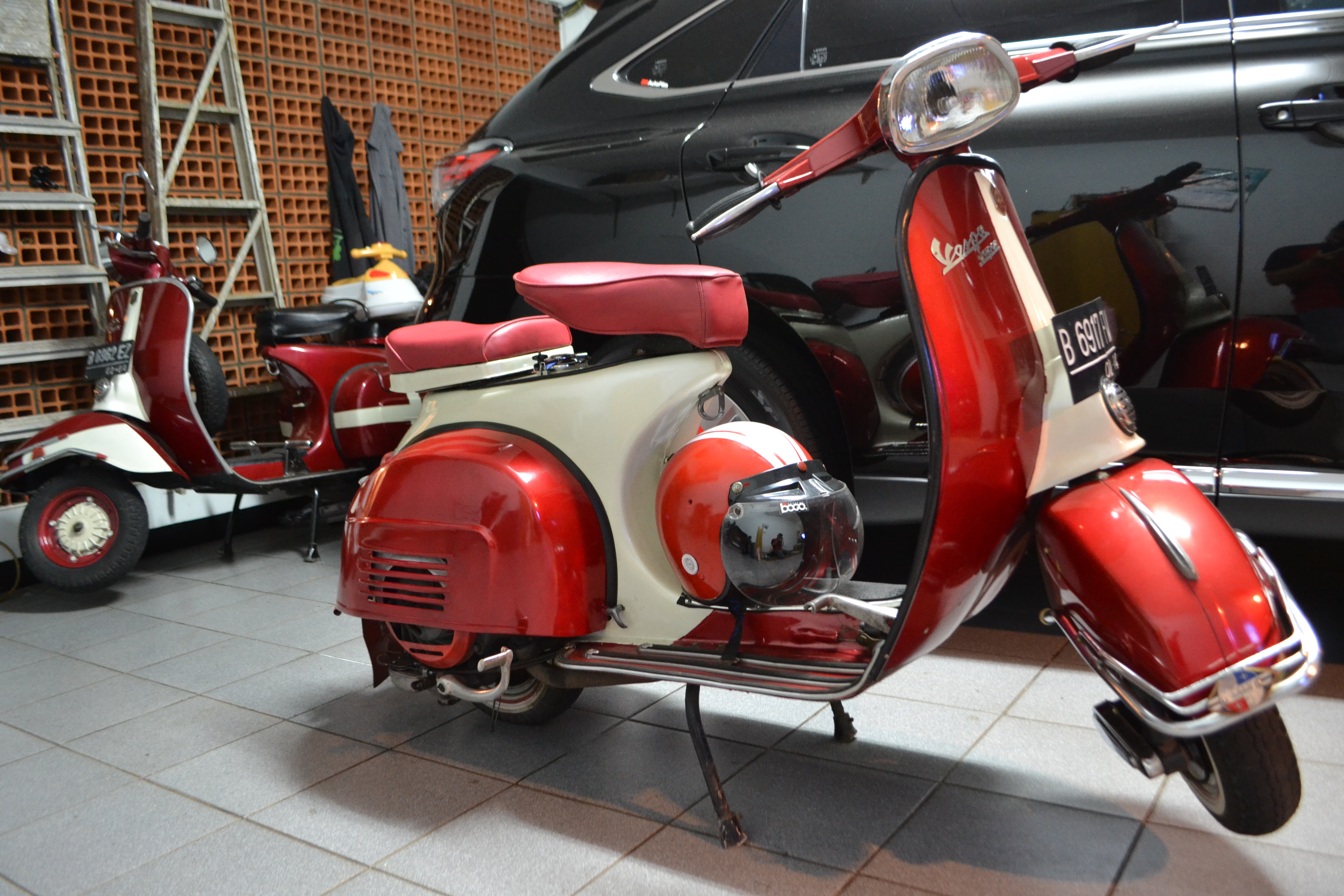 Vespa Lights Bar