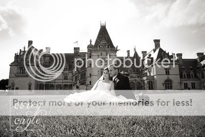 Biltmore Estate Front lawn wedding photo