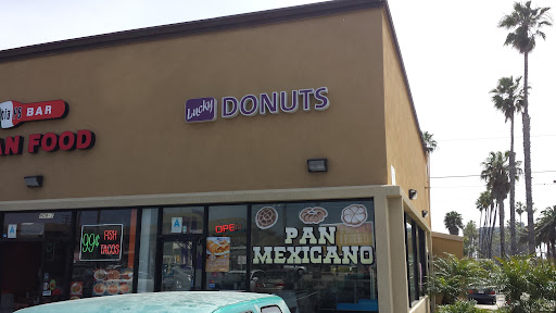 Donut Shop «Lucky Donuts House», reviews and photos, 909 Grand Ave #8, San Diego, CA 92109, USA