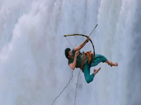 பின் திரையில் காட்சி படுத்தப்படும் போது...