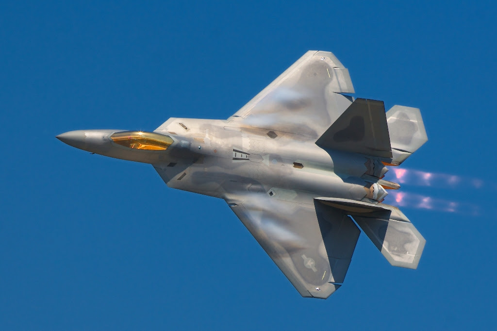 Lockheed_Martin_F-22A_Raptor