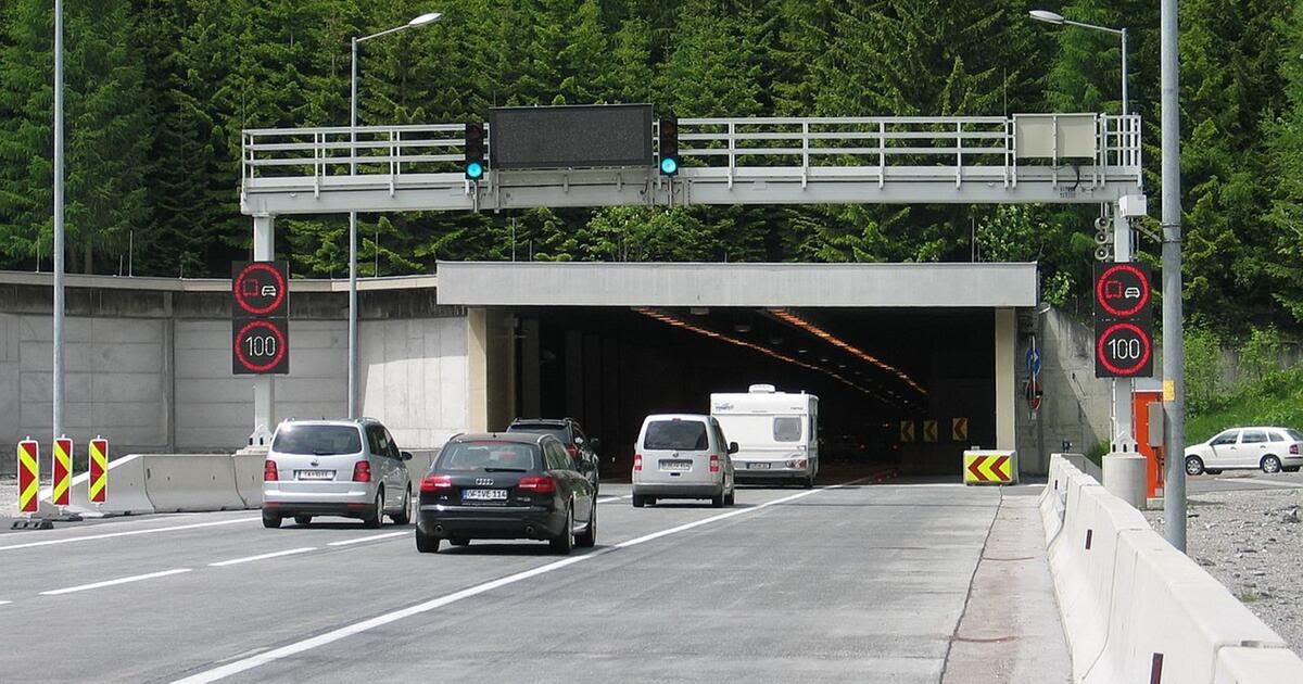 Wie Verhalten Sie Sich Jetzt Richtig Tunnel : Hier bildet sich ein Stau