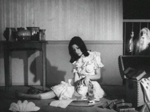 peggymoffitt:
La Femme 100 Têtes by Eric Duvivier, 1967