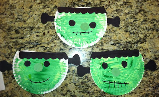 Simple Paper plate Halloween preschool craft that you can do at home. Frankenstein #prek #kindergarten #kids #children #DIY #toddler