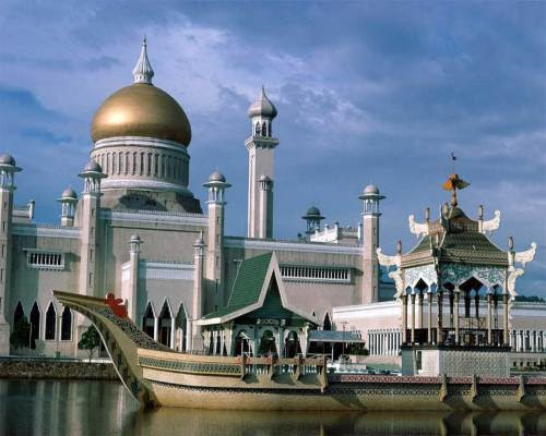 Masjid OmarALi di Brunei
