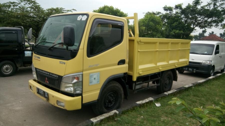 Mobil Truk  Engkel  Bekas harga dan spesifikasi  barang