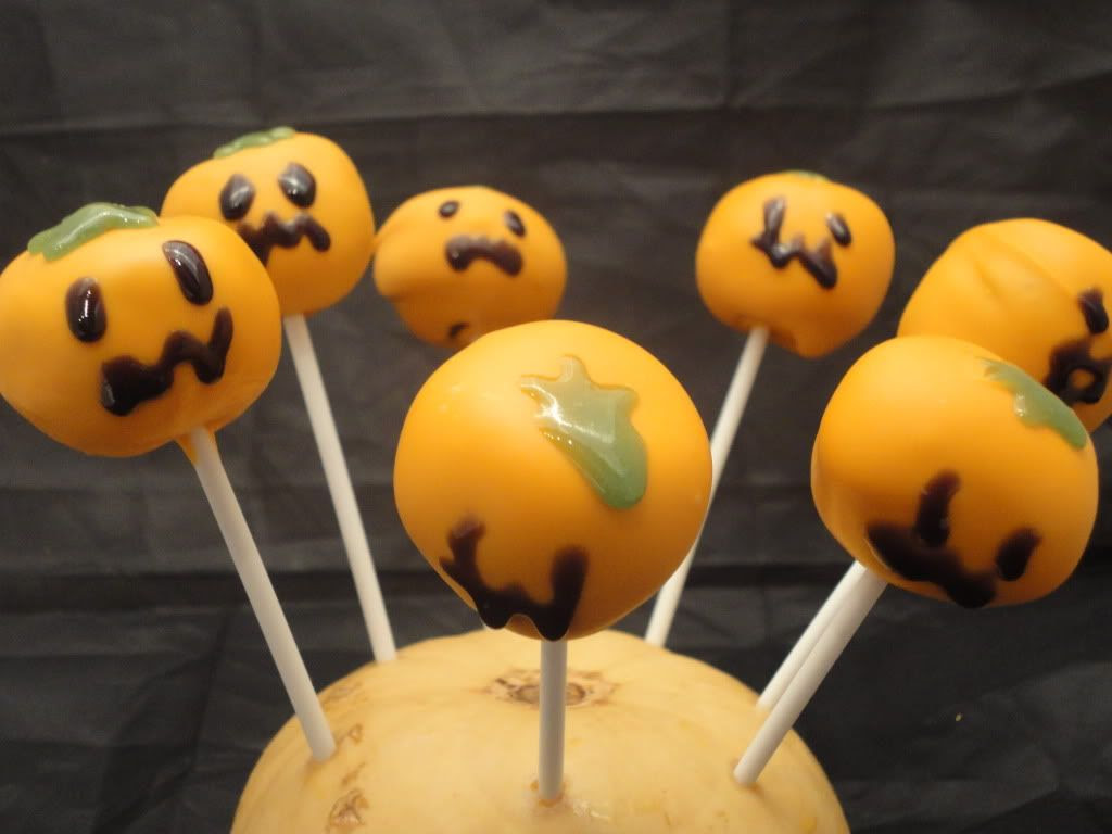 The Crazy Kitchen: Pumpkin Cake Pops