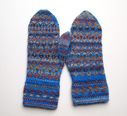 rose pattern mittens