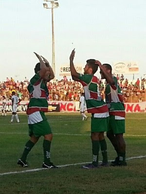 Jogadores do Santa Cruz-RN comemoram segundo gol (Foto: Divulgação/Santa Cruz-RN)