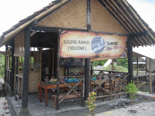 35 Desain Warung Kopi Outdoor Sederhana  Motif Masa Kini 