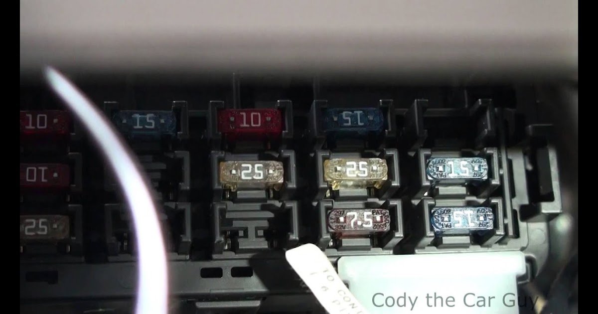 Toyota Corolla 2002 Fuse Box Location