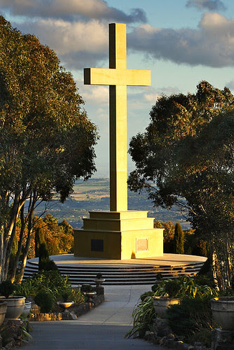 Mount Macedon, Victoria, Australia Memorial Cross IMG_1042_Mount_Macedon