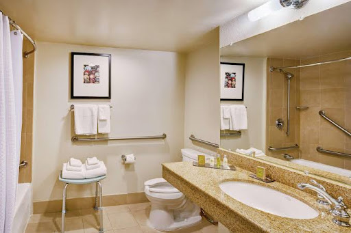 Hotel «DoubleTree by Hilton Hotel Berkeley Marina», reviews and photos, 200 Marina Blvd, Berkeley, CA 94710, USA