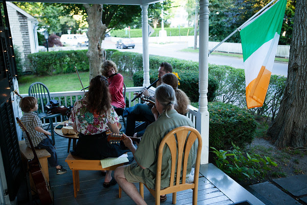 Edgartown News, Sara Piazza Photography, Edgartown Photographer, Martha's Vineyard Photographer, Martha's Vineyard Family and Wedding Photographer, Irish traditional music, Vineyard Irish session