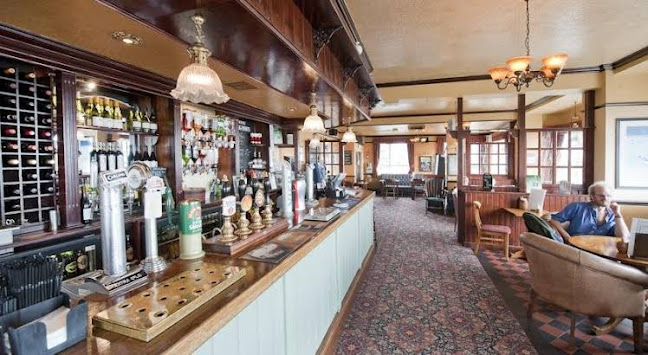 greeneking-pubs.co.uk