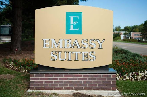 Hotel «Embassy Suites by Hilton Detroit Livonia Novi», reviews and photos, 19525 Victor Pkwy, Livonia, MI 48152, USA