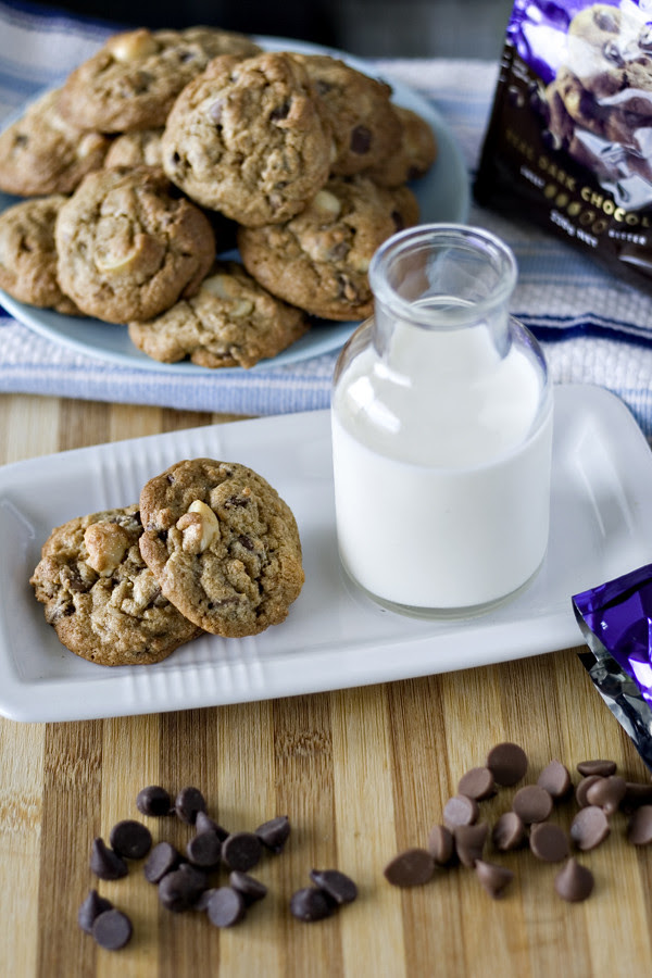 CHOCOLATE MACADAMIA COOKIES ~ ZOMTBAKES