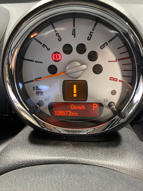 ミニ クロスオーバーのオイル交換・エネオスxプライム5w40・車が汚いに関するカスタム事例の投稿画像2枚目