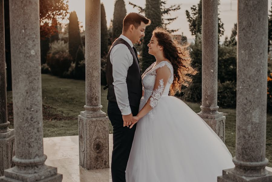 Fotógrafo de casamento Darius Casapu (dariuscasapu1995). Foto de 14 de fevereiro 2022