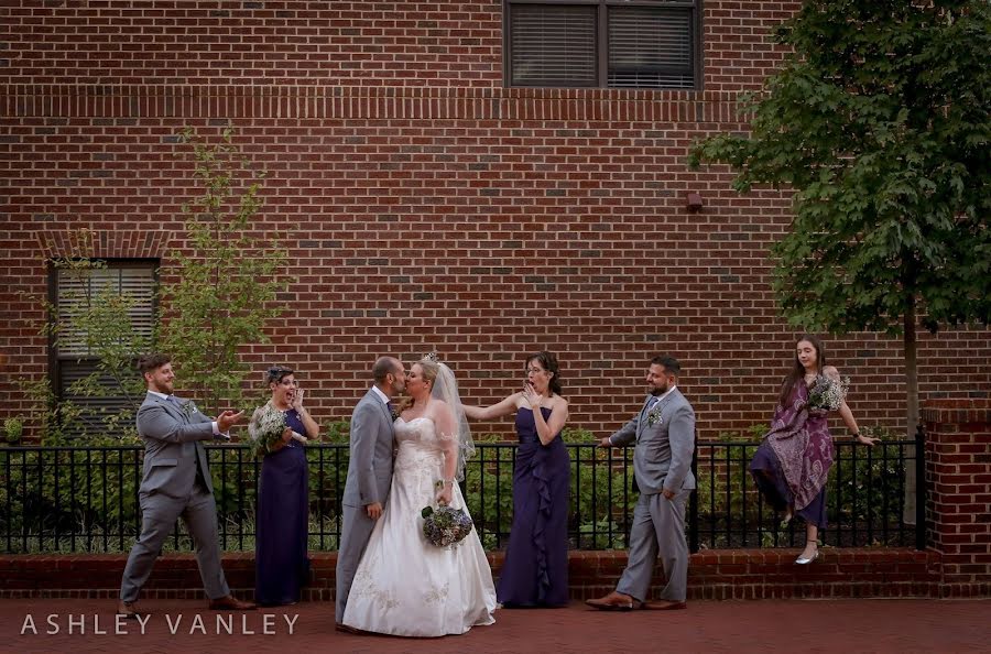 Fotografo di matrimoni Ashley Vanley (ashleyvanley). Foto del 31 dicembre 2021