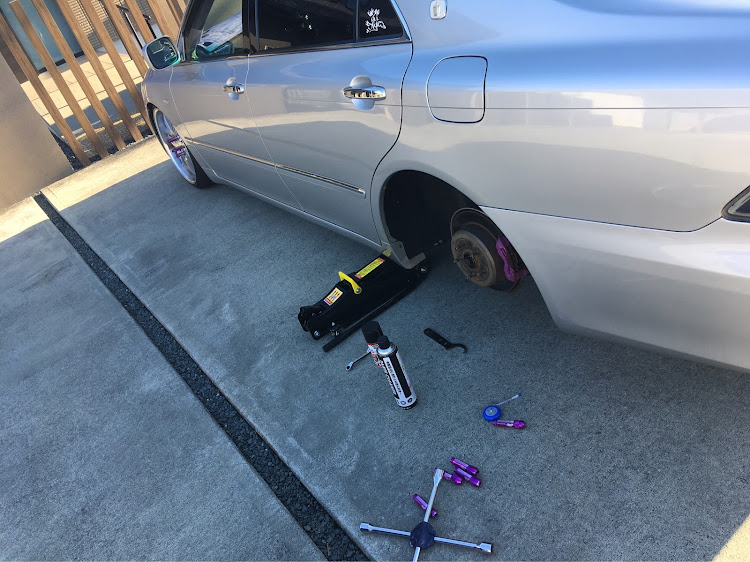 クラウンロイヤルの車高調整に関するカスタム事例の投稿画像1枚目