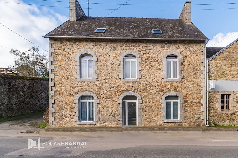 Vente maison 8 pièces 225 m² à Callac de bretagne (22160), 88 000 €