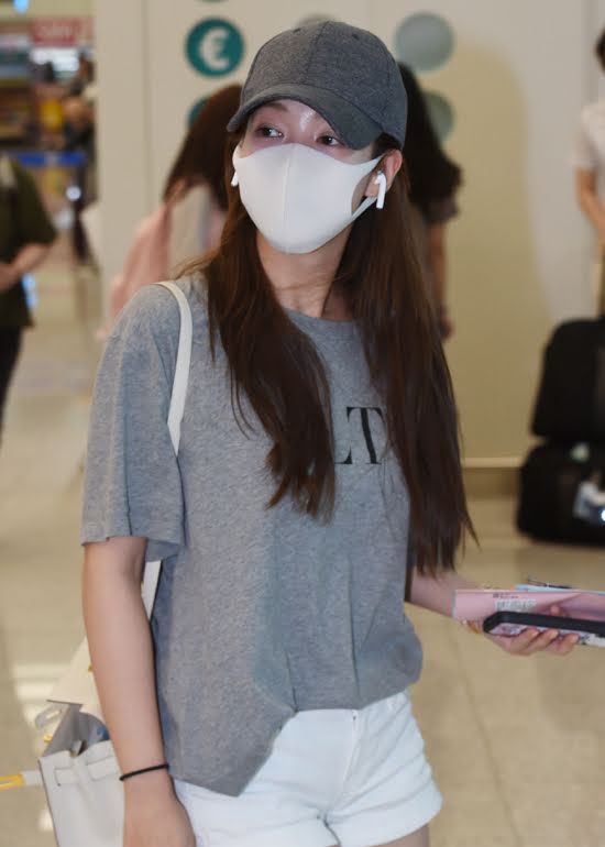 190628_Park_Min-young_Fashion_-_Incheon_Airport-1