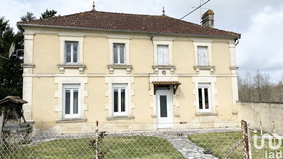 Vente maison 4 pièces 128 m² à Tugéras-Saint-Maurice (17130), 168 000 €