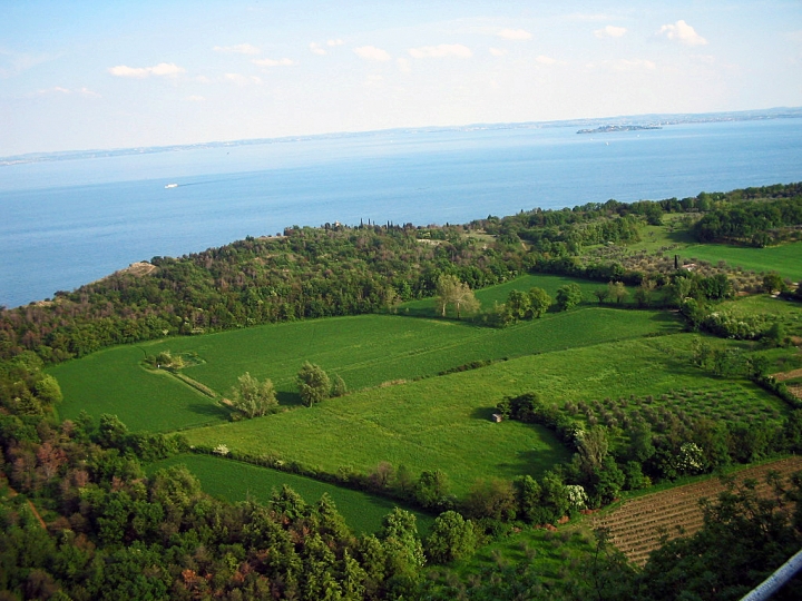 Dalla rocca di Manerba. di Alessandra Savi