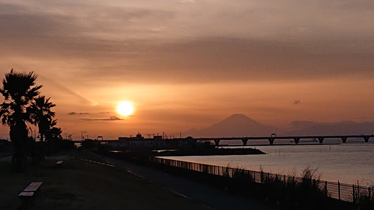 ソリオの左斜め前写真展・まだ、代車生活中💦・いつも いいね&コメントありがとうございます✨・夕焼け空・3月もよろしくお願いしますに関するカスタム事例の投稿画像5枚目