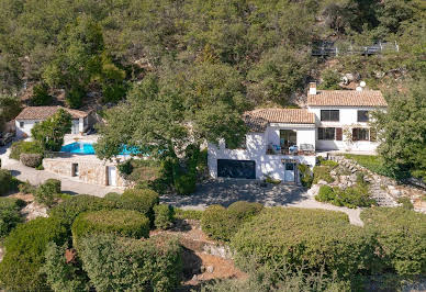 Maison avec piscine et jardin 2