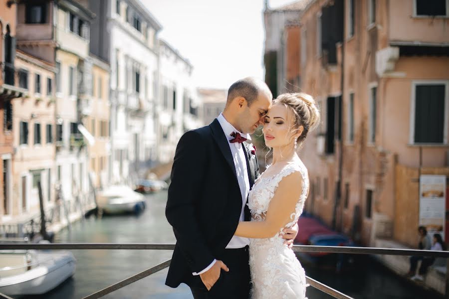 Photographe de mariage Vitalik Gandrabur (ferrerov). Photo du 17 avril 2019