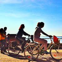 Che sia a piedi o in bici, il moto fa sempre bene. di 