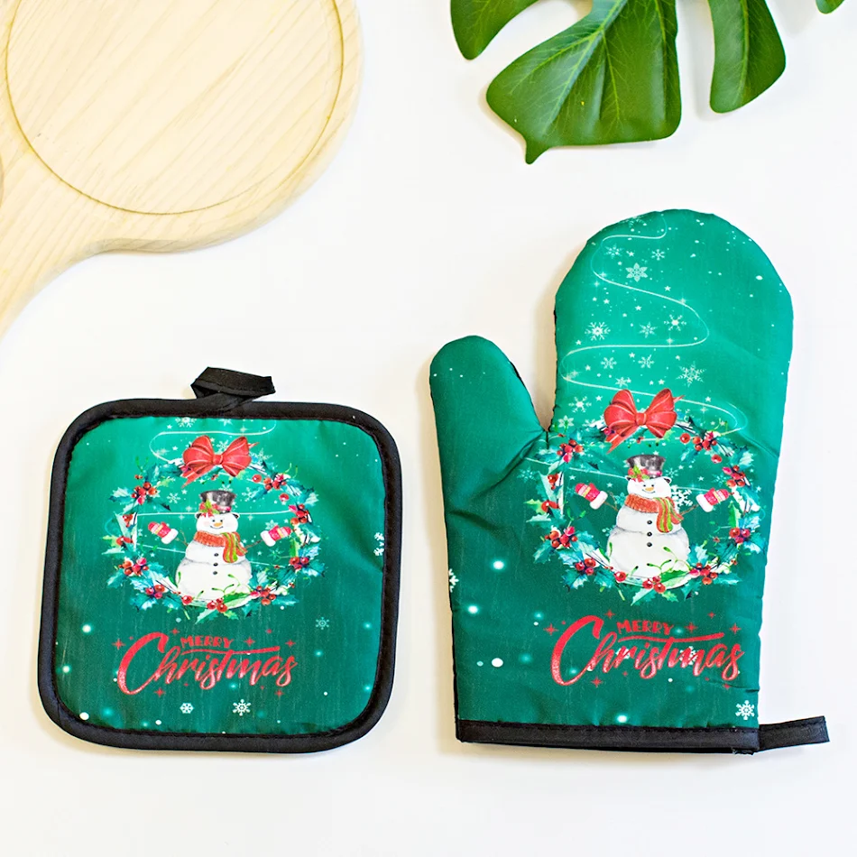 High-temperature resistant, anti-scald oven gloves with printing. Cook safely and comfortably, protecting your hands fro