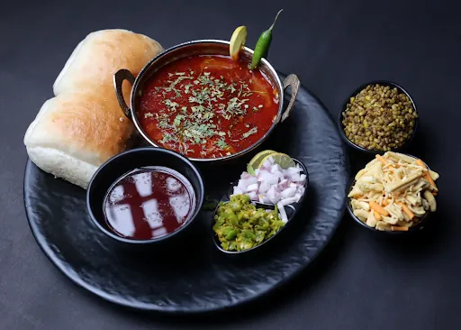 Kolhapuri Spicy Misal Pav