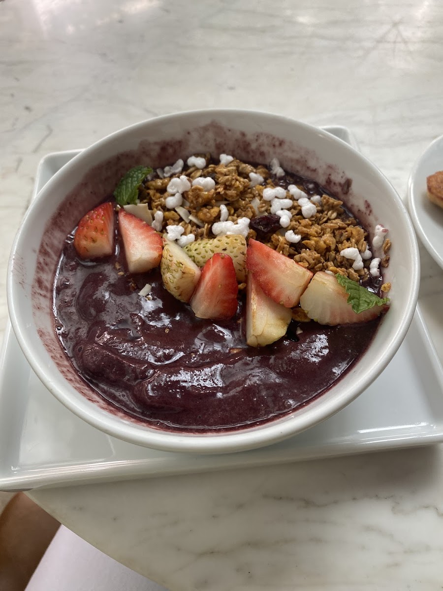 Acai bowl