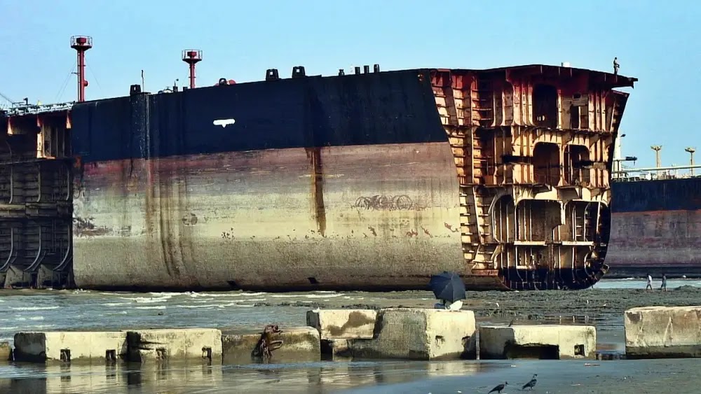 O desmonte de navios em Bangladesh