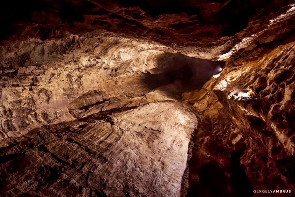 Krubera Voronya: A segunda caverna mais profunda do mundo