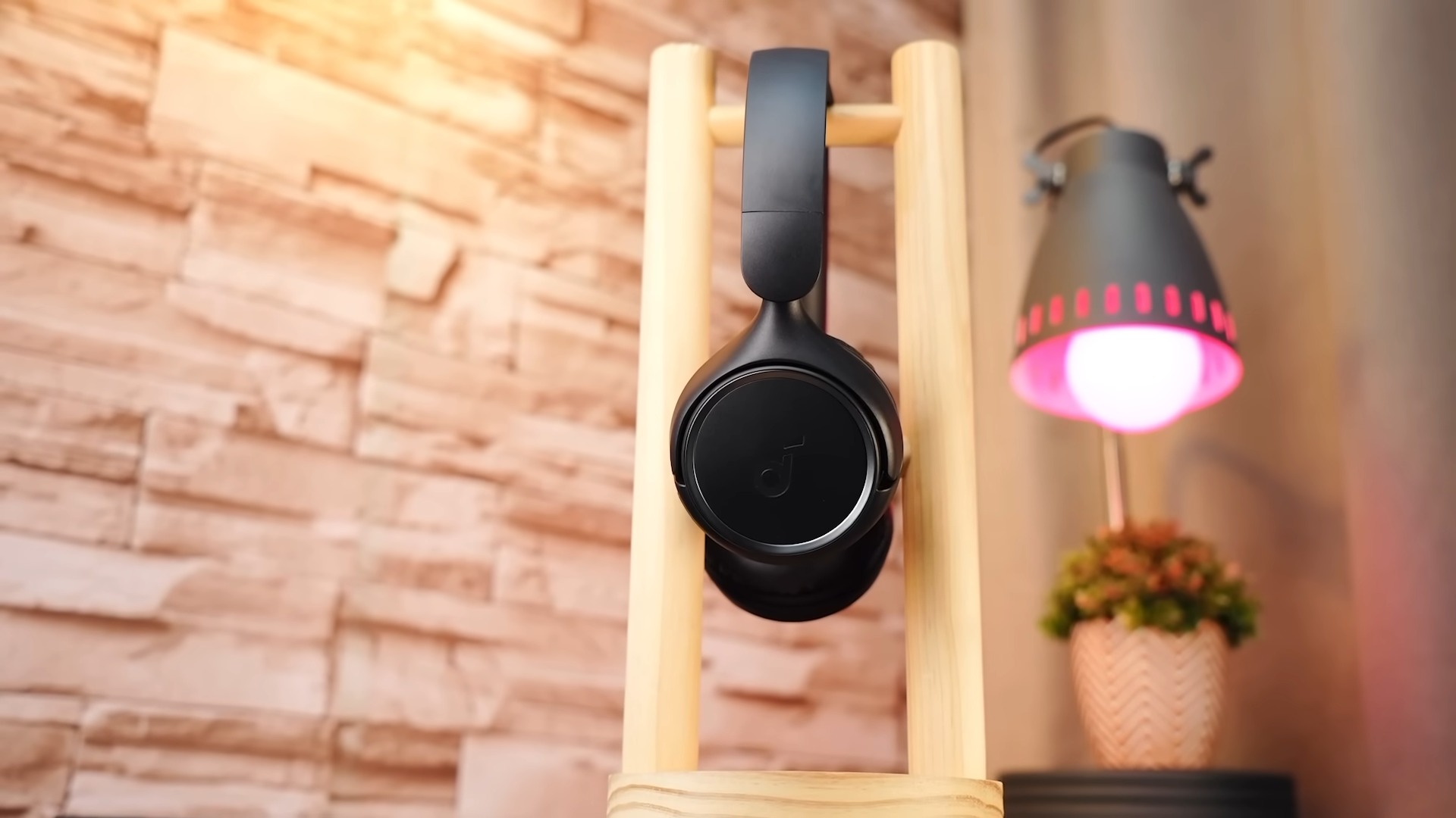 Anker SoundCore H30i Review: The Budget Headphone You've Been Waiting For?