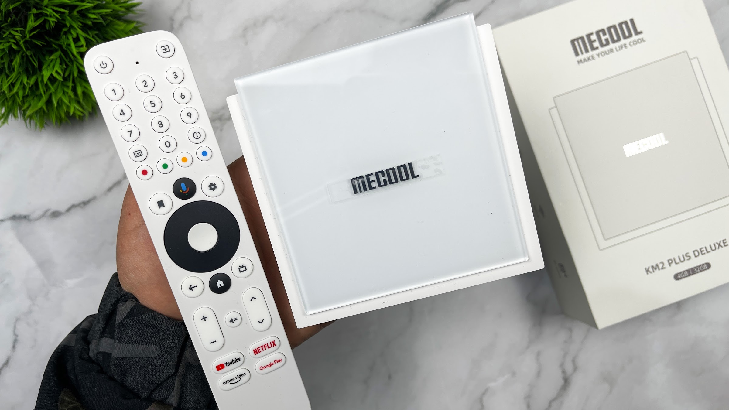 Mecool KM2 Plus Deluxe TV Box 2024 - Unboxing and Review