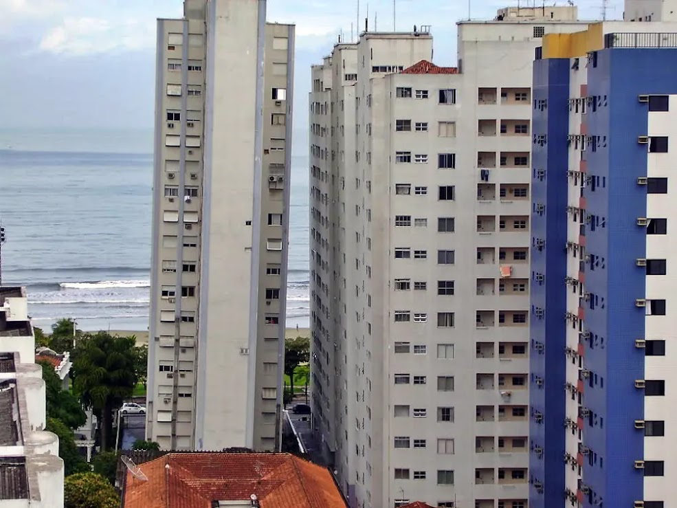 Santos: A cidade dos prédios tortos