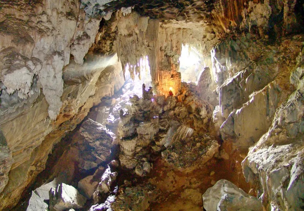 Gruta Casa de Pedra: A maior boca de caverna do mundo