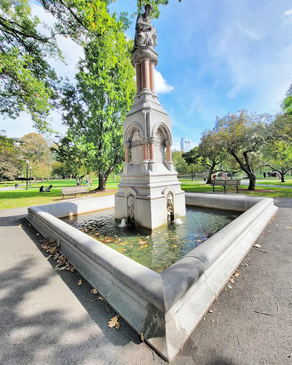 Monumento Aether: O polêmico memorial ao éter em Boston