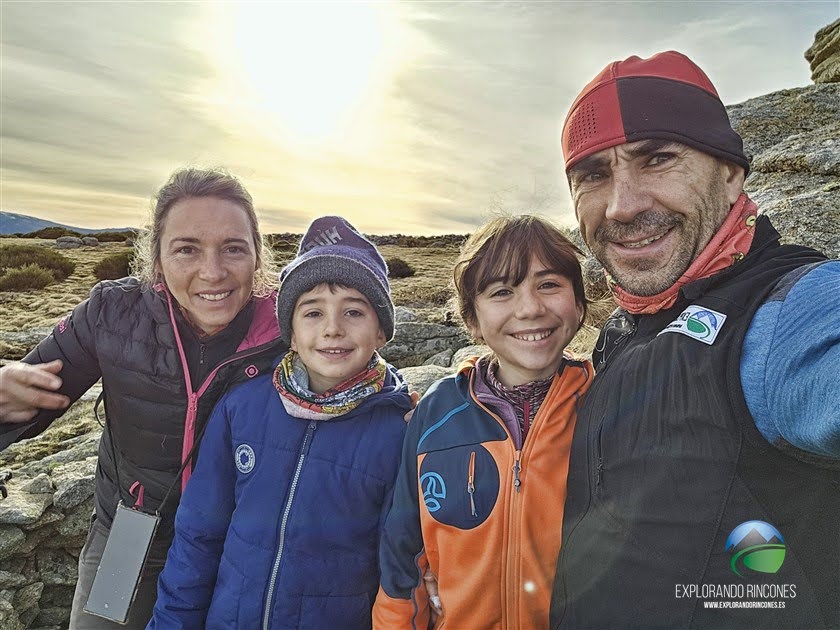 Familia de Explorando rincones 